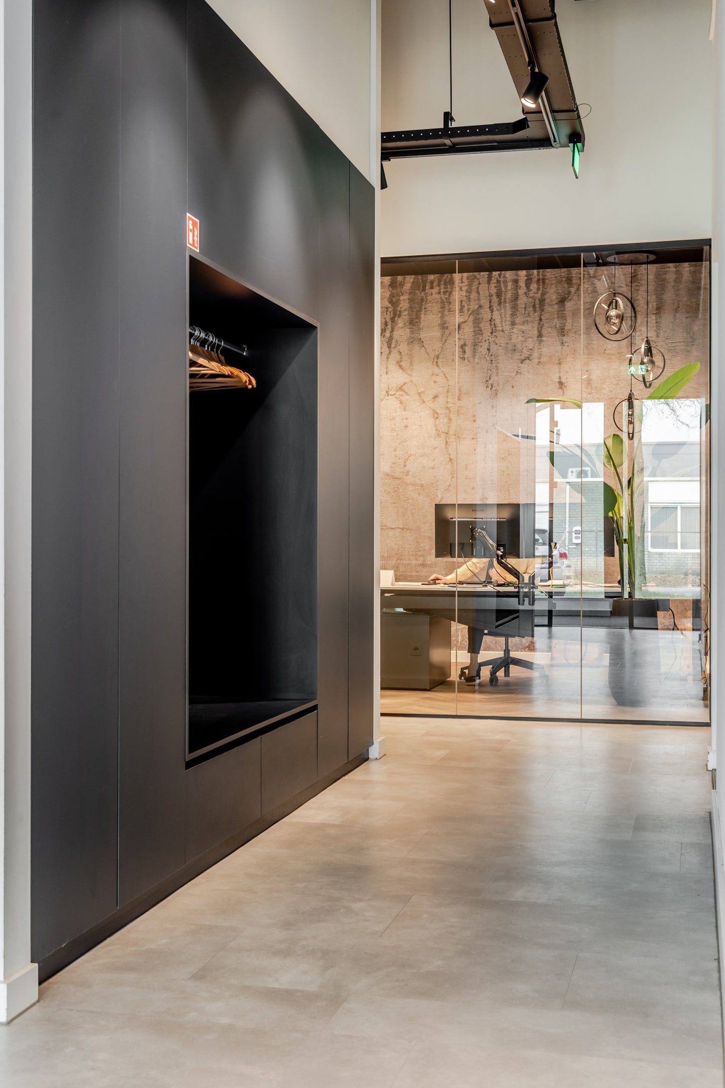 Kantoor en showroominrichting hoofdkantoor Deponti